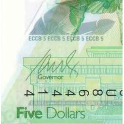اسکناس پلیمر 5 دلار - تصویر ملکه الیزابت دوم - کارائیب شرقی 2021