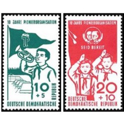 2 عدد  تمبر دهمین سالگرد انجمن پیشگامان - جمهوری دموکراتیک آلمان 1958