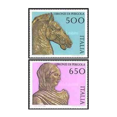 2 عدد تمبر مجسمه های برنزی  - ایتالیا 1988 قیمت 3.9 دلار