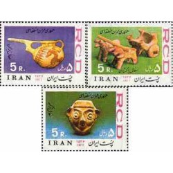 1892 - تمبر سیزدهمین سال همکاری عمران منطقه ای 1356