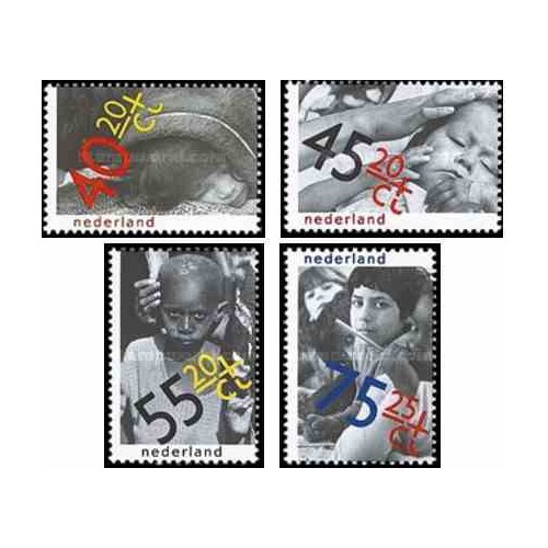 4 عدد تمبر مواظبت از کودک  - هلند 1979