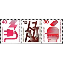 3 عدد تمبر سری پستی - پیشگیری از حوادث -از بوکلت - برلین آلمان 1971