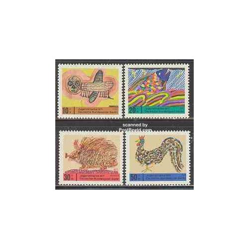 4 عدد تمبر جوانان - نقاشی کودکان - برلین آلمان 1971