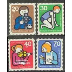 4 عدد تمبر جوانان - برلین آلمان 1974