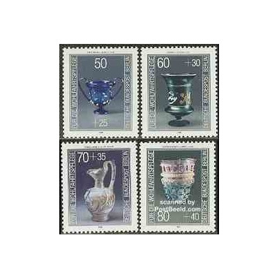 4 عدد تمبر اشیاء هنری - برلین آلمان 1986 قیمت 7 دلار