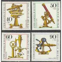4 عدد تمبر رفاه اجتماعی - ادوات نوری - برلین آلمان 1981