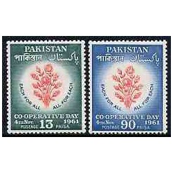 تمبر خارجی - 2 عدد تمبر روز همکاری - پاکستان 1961