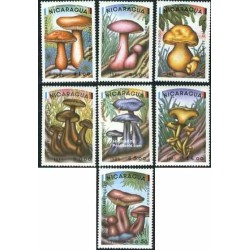 7 عدد تمبر قارچها - نیکارارگوئه 1985