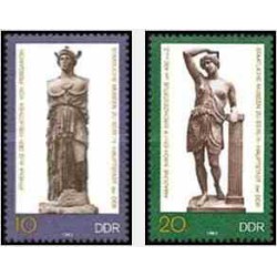 2 عدد تمبر مجسمه های موزه دولتی برلین - جمهوری دموکراتیک آلمان 1983