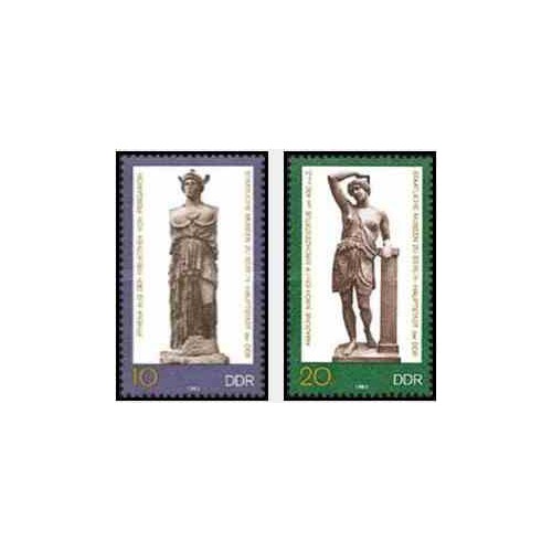 2 عدد تمبر مجسمه های موزه دولتی برلین - جمهوری دموکراتیک آلمان 1983