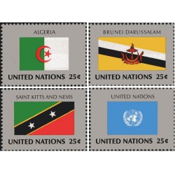 4 عدد  تمبر پرچم های کشورهای عضو سازمان ملل - الجزایر برونئی سنت کیتس سازمان ملل - نیویورک سازمان ملل 1989