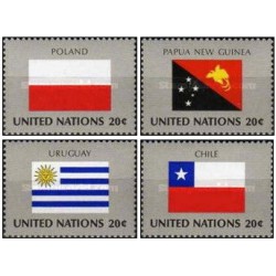 4 عدد  تمبر پرچم های کشورهای عضو سازمان ملل - لهستان پاپوا اروگوئه شیلی - نیویورک سازمان ملل 1984