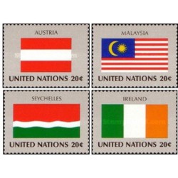 4 عدد  تمبر پرچم های کشورهای عضو سازمان ملل - اتریش مالزی سیشل ایرلند - نیویورک سازمان ملل 1982