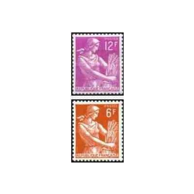 2 عدد تمبر سری پستی - ماشینهای درو  - فرانسه 1957