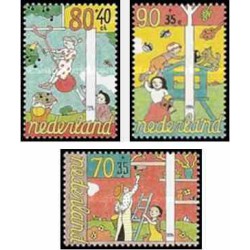 3 عدد تمبر مراقیت از کودکان - هلند 1994
