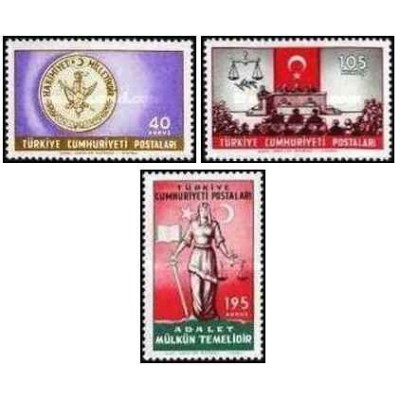 3 عدد  تمبر محاکمه مقامات سابق دولت - ترکیه 1960