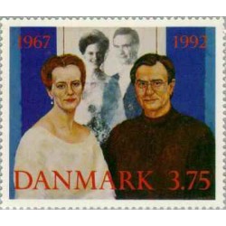 1 عدد تمبر بیست و پنجمین سالگرد ازدواج ملکه مارگرت دوم و شاهزاده هنریک -  دانمارک 1992