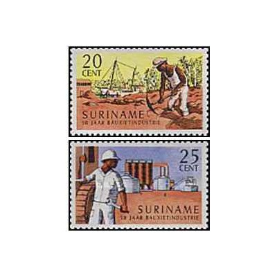 2 عدد  تمبر پنجاهمین سالگرد صنعت بوکسیت سورینام - سورینام 1966