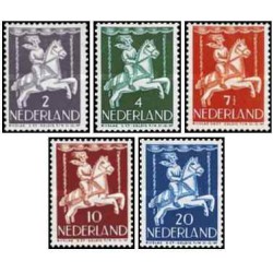 5 عدد  تمبر مراقبت از کودک - هلند 1946